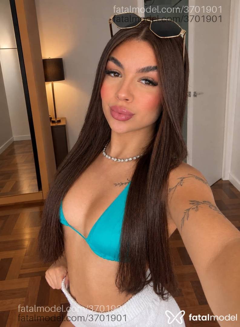 Acompanhante mulher com cabelo castanho de olhos castanhos - Valentina Vellune