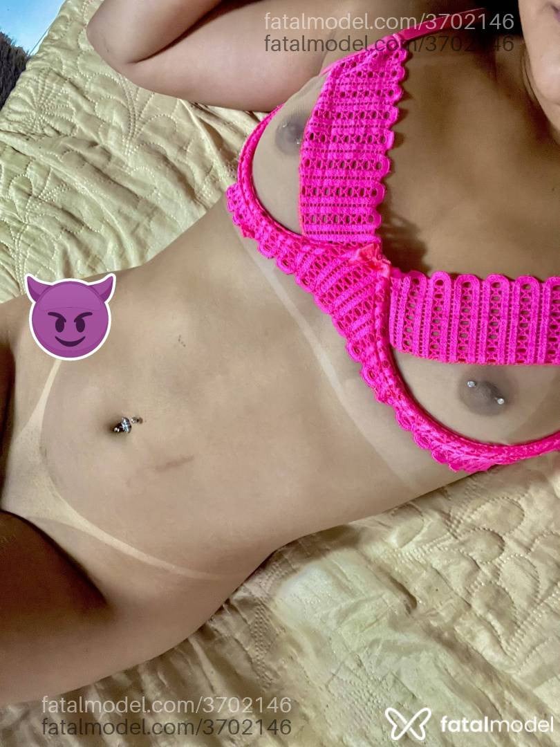 Acompanhante mulher morena (o) de olhos pretos - Leticia