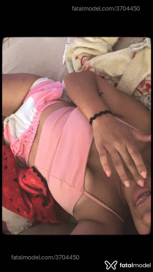 Acompanhante mulher com cabelo castanho de olhos castanhos - Honeymel