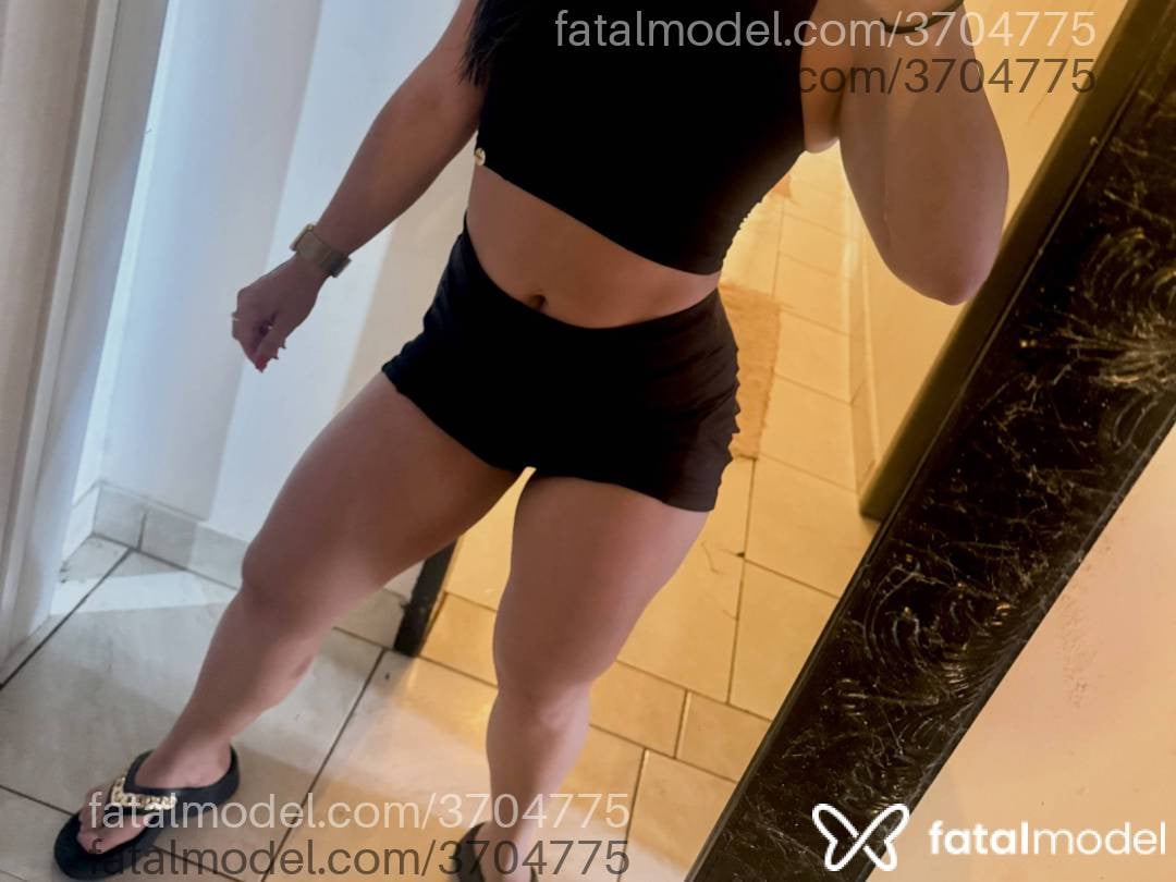 Acompanhante mulher morena (o) de olhos castanhos - Pantera