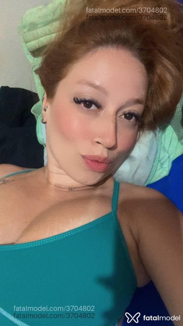 Acompanhante mulher ruiva (o) de olhos castanhos - Bia Moretti