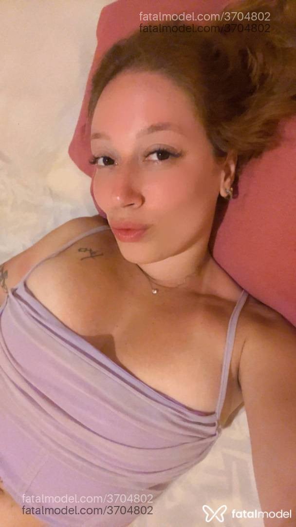 Acompanhante mulher ruiva (o) de olhos castanhos - Bia Moretti