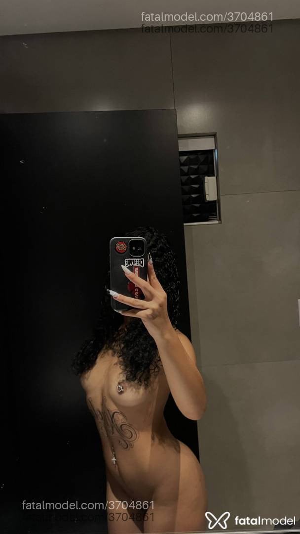 Acompanhante mulher morena (o) de olhos pretos - Amanda Morena