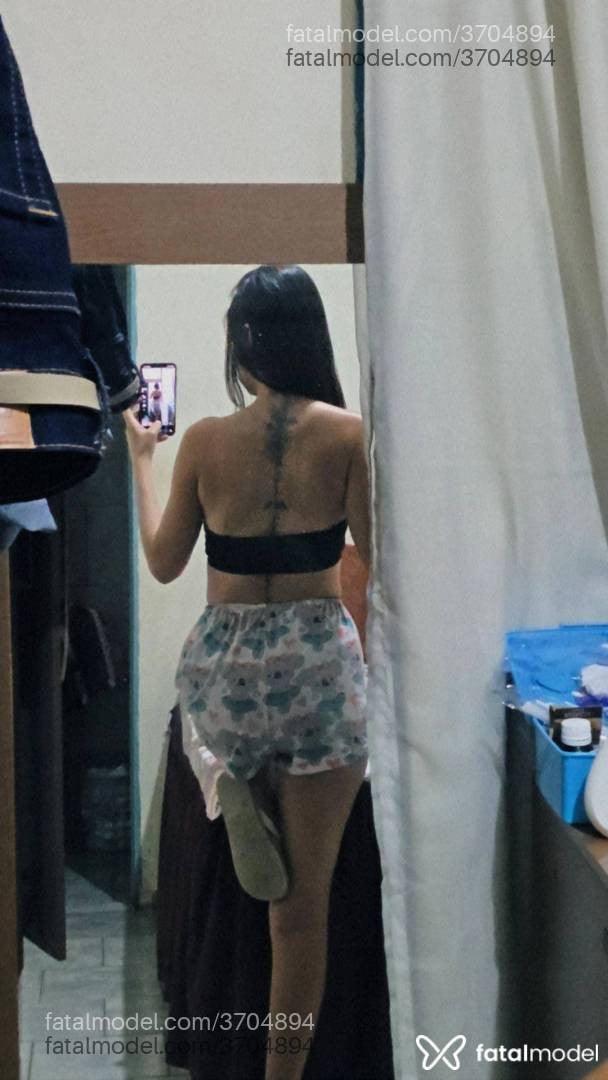 Acompanhante mulher com cabelo castanho de olhos castanhos - Maya Lux