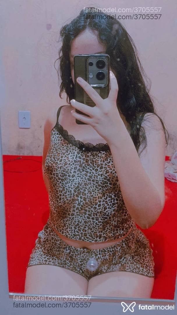 Acompanhante mulher morena (o) de olhos pretos - Rafaela