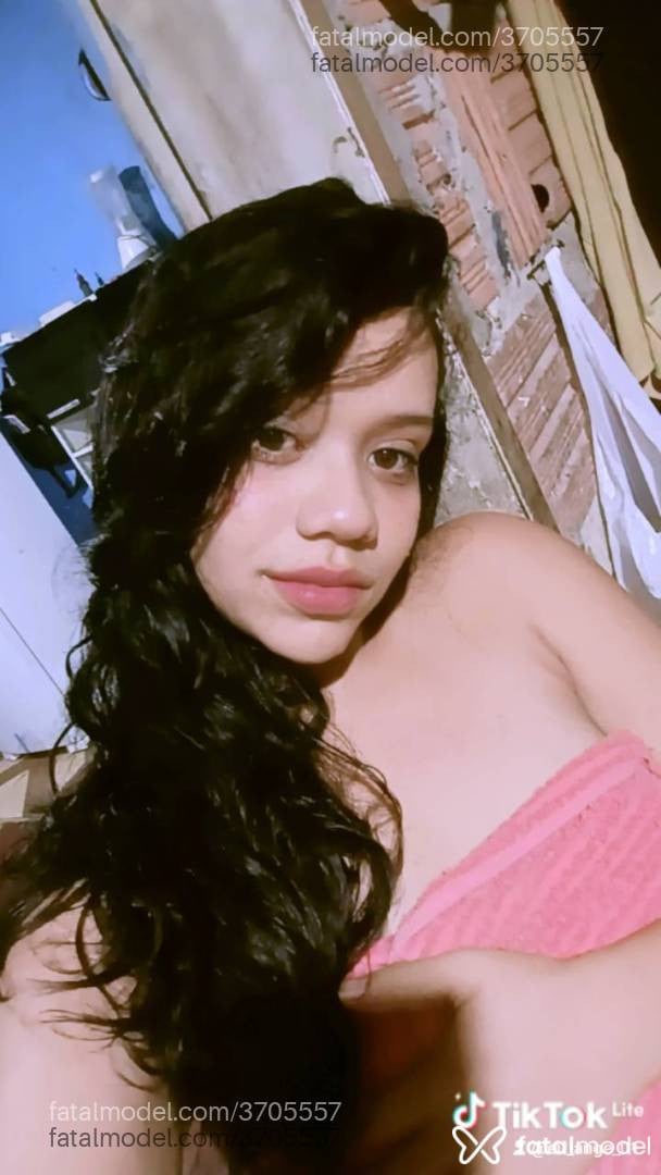 Acompanhante mulher morena (o) de olhos pretos - Rafaela