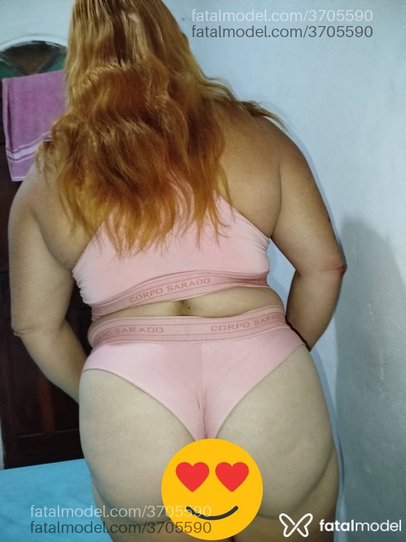 Acompanhante mulher loira (o) de olhos castanhos - Patrícia Ramos