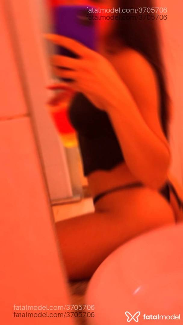 Acompanhante mulher com cabelo castanho de olhos castanhos - Julia