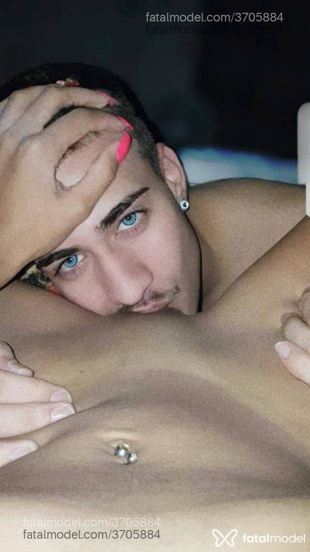Acompanhante homem com cabelo castanho de olhos cinza - Maraso