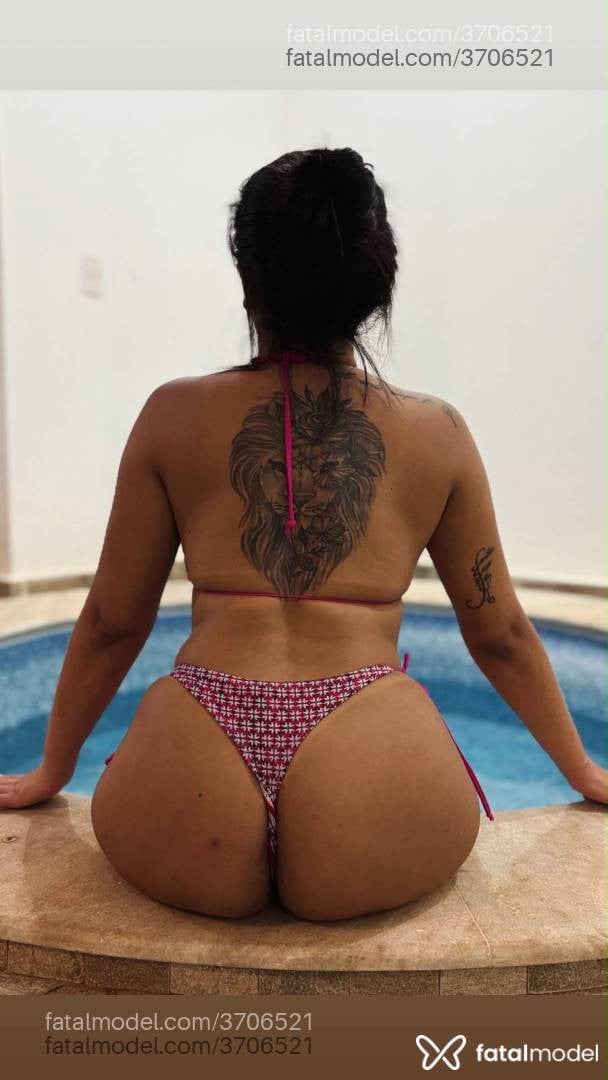 Acompanhante mulher com cabelo castanho de olhos castanhos - Livia