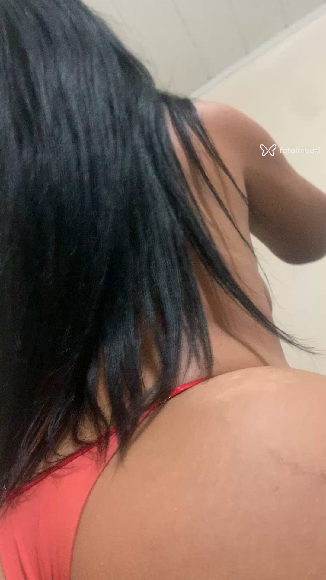 Acompanhante mulher morena (o) de olhos pretos - Lara Almeida