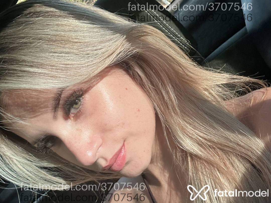 Acompanhante mulher loira (o) de olhos verdes - Melissa Valencia
