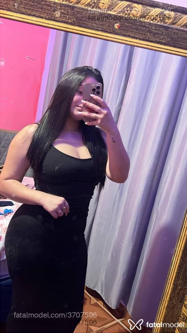 Acompanhante mulher com cabelo castanho de olhos verdes - Loíse