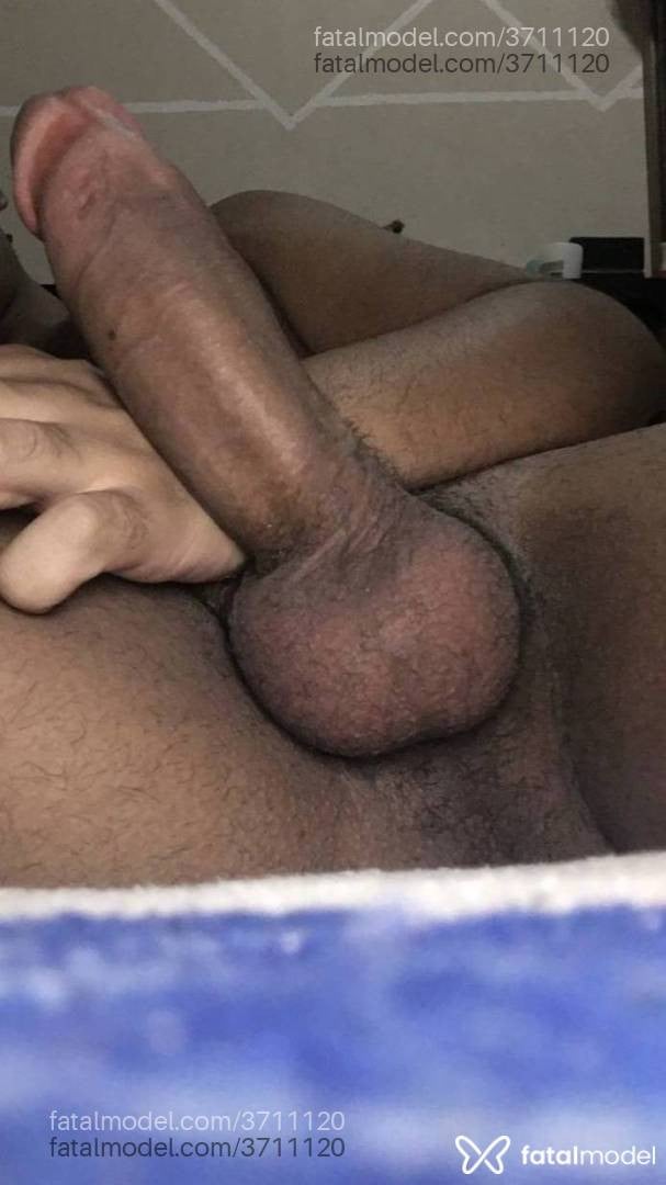 Acompanhante homem com cabelo castanho de olhos pretos - Johncarioca