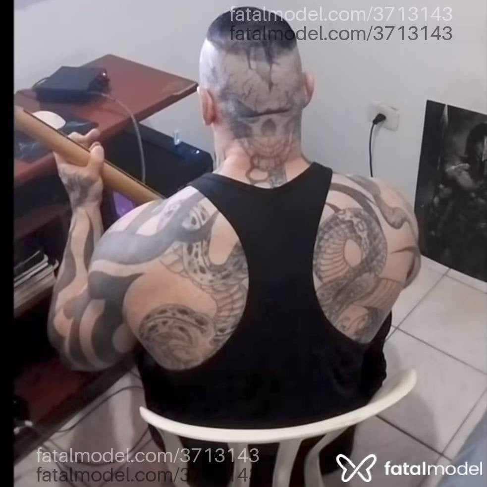 Acompanhante homem morena (o) de olhos mel - Mausantos