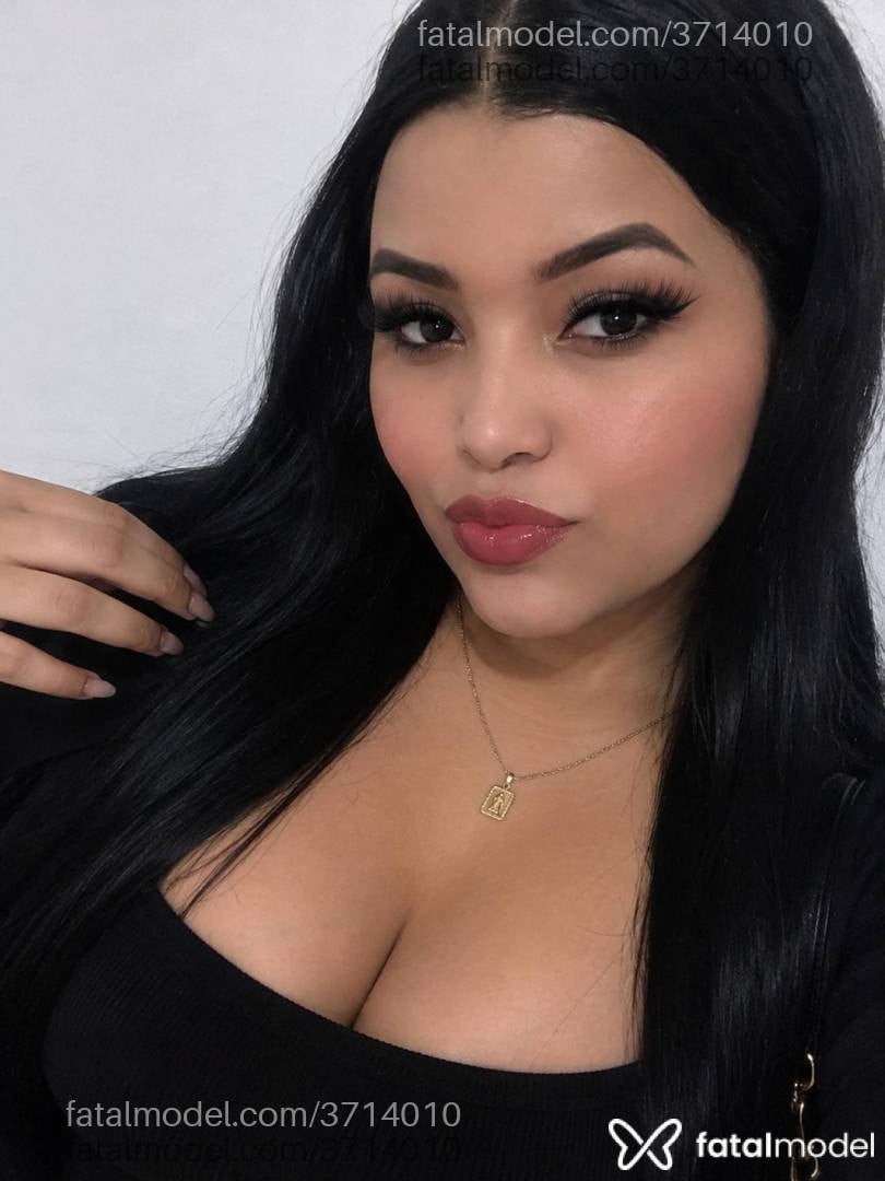 Acompanhante mulher morena (o) de olhos pretos - Fernanda