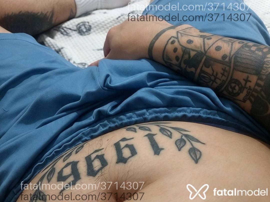 Acompanhante não-binário morena (o) de olhos castanhos - Rafael Fernandes