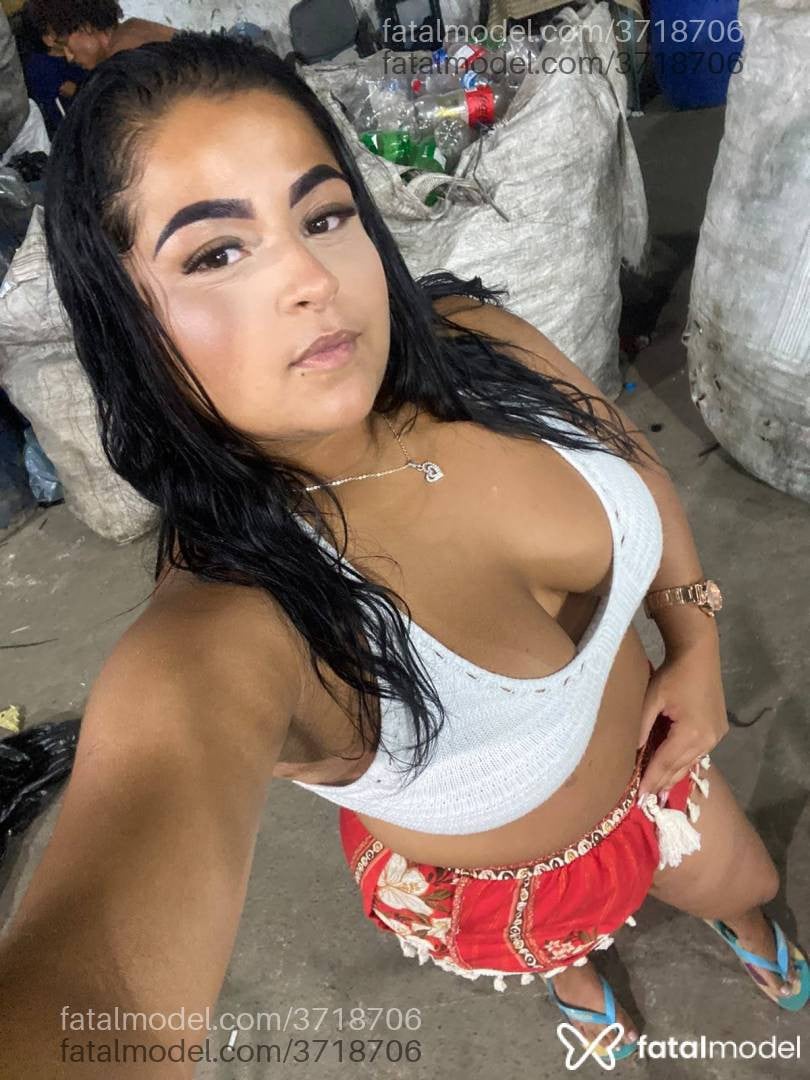 Acompanhante mulher morena (o) de olhos castanhos - Samarinha