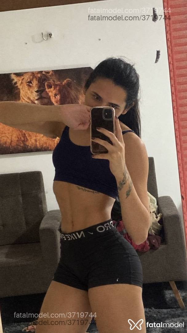 Acompanhante mulher trans morena (o) de olhos castanhos - Kailly Araújo