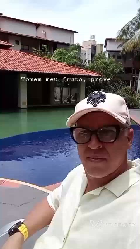 Acompanhante homem com cabelo grisalho de olhos mel - Felix