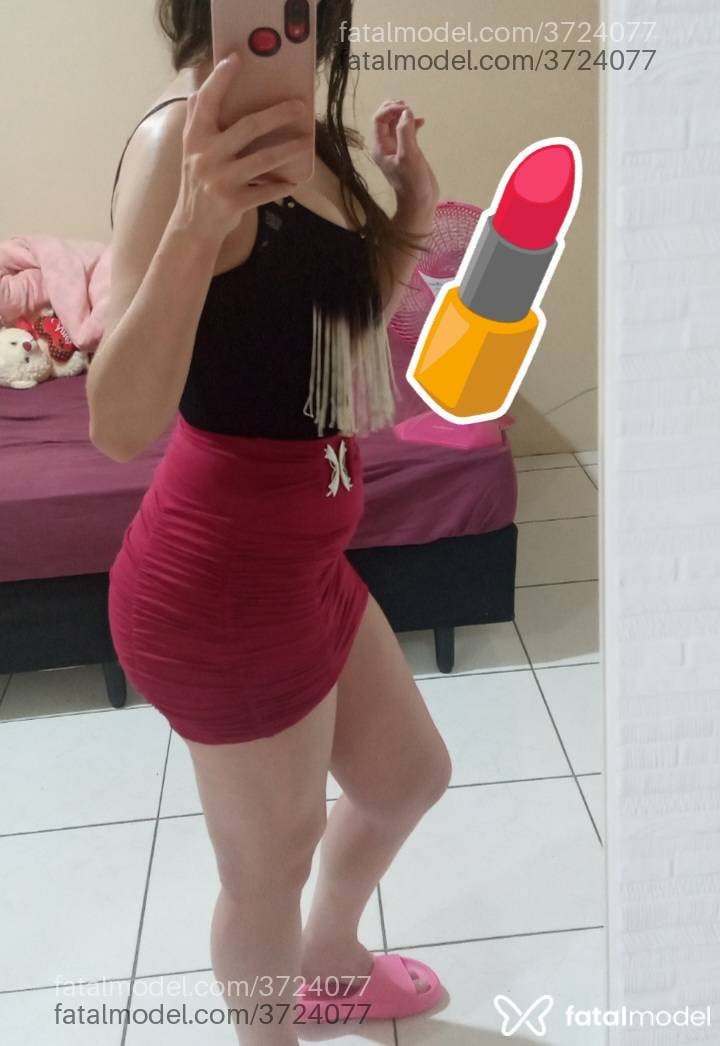 Acompanhante mulher com cabelo castanho de olhos castanhos - Leandra