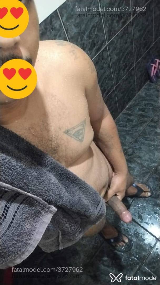 Acompanhante homem morena (o) de olhos castanhos - William