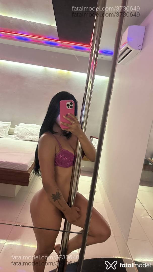 Acompanhante mulher morena (o) de olhos castanhos - Larissa