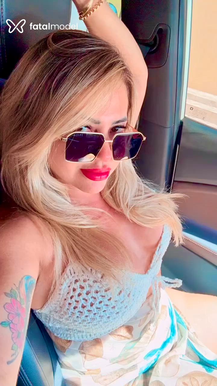 Acompanhante mulher loira (o) de olhos mel - Bruna Mel