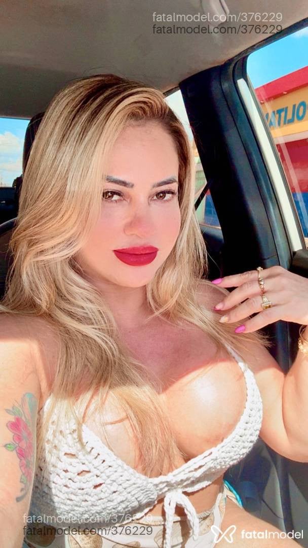 Acompanhante mulher loira (o) de olhos mel - Bruna Mel