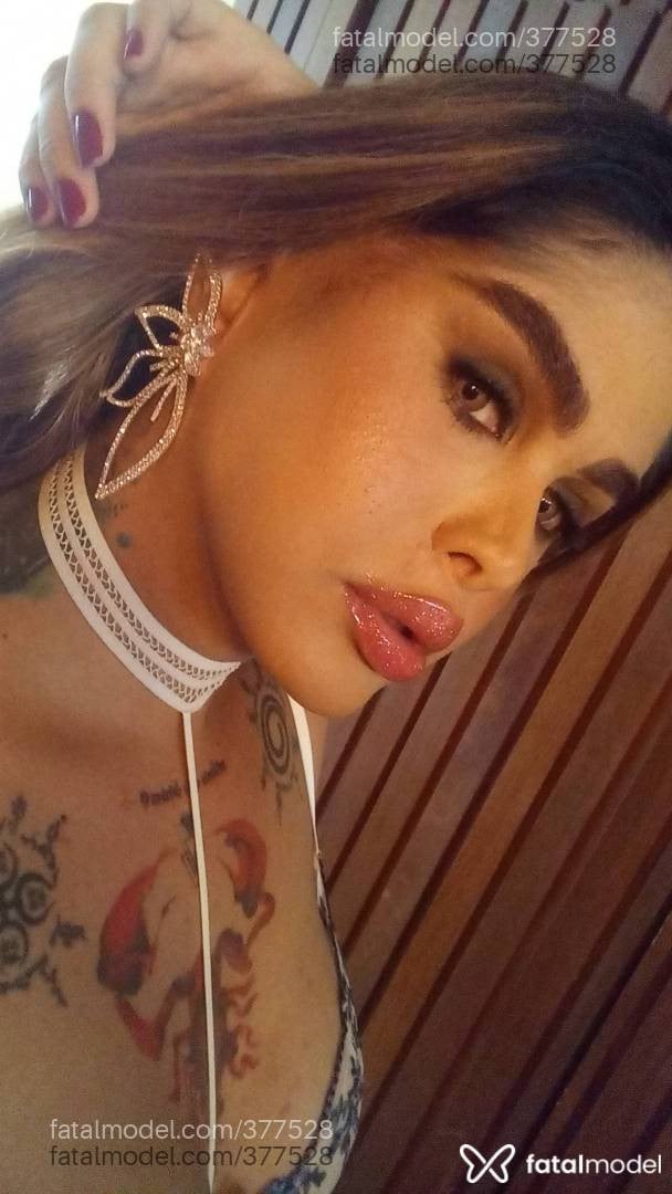 Acompanhante travesti loira (o) de olhos castanhos - Bianca Pagnoncelli