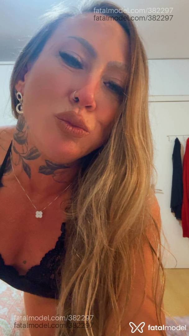 Acompanhante mulher loira (o) de olhos azuis em Bagé - MELL MONTES