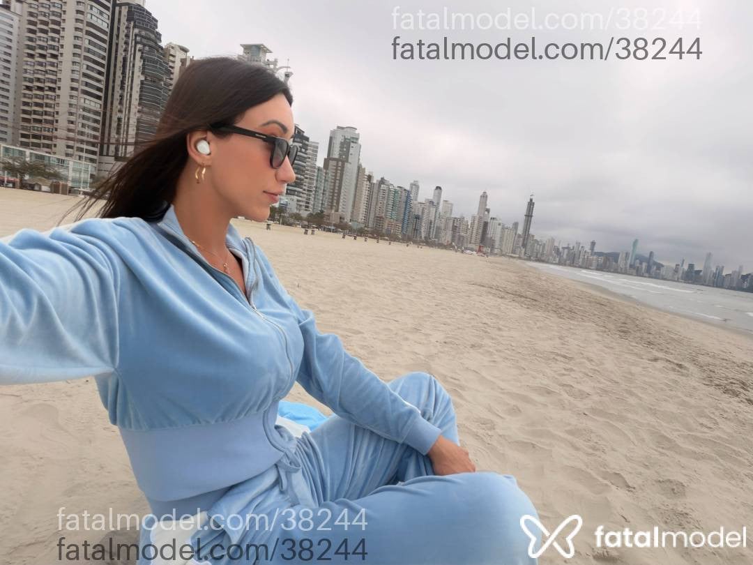 Acompanhante travesti morena (o) de olhos castanhos - Ah Bender