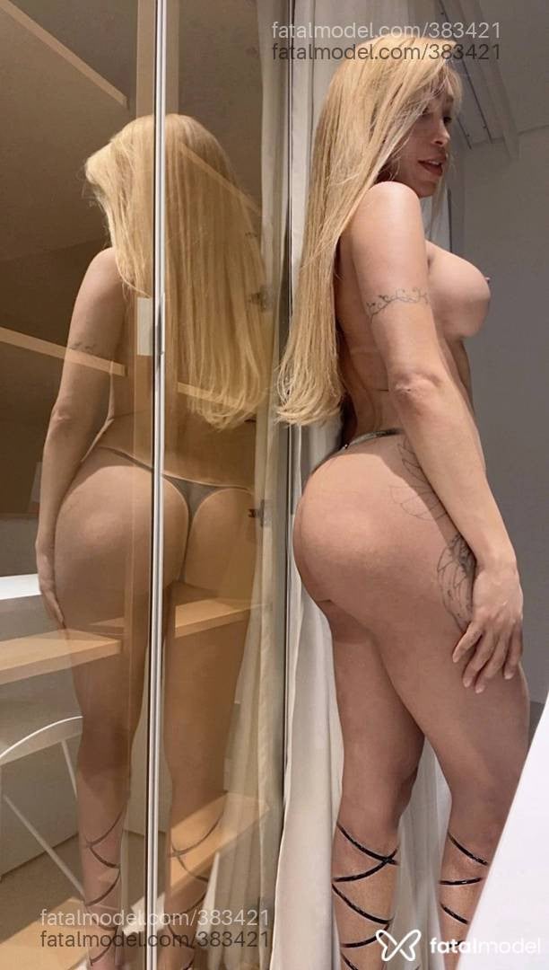 Acompanhante mulher trans loira (o) de olhos castanhos - Beatryz Melo