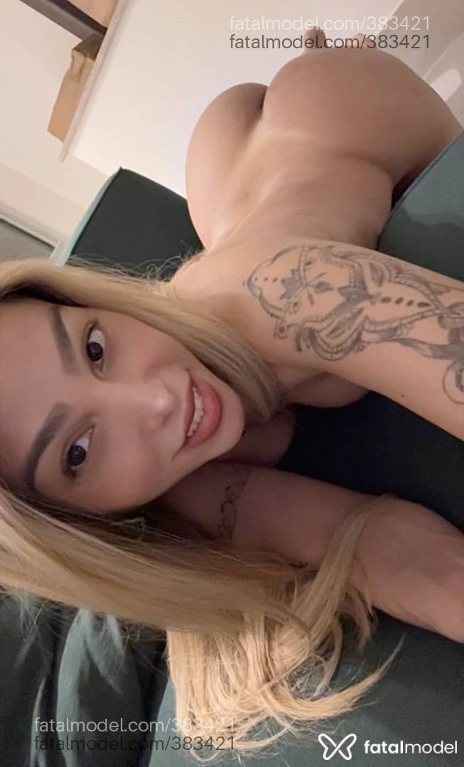 Acompanhante mulher trans loira (o) de olhos castanhos - Beatryz Melo