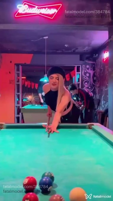 Acompanhante homem trans loira (o) de olhos castanhos - Rafaela