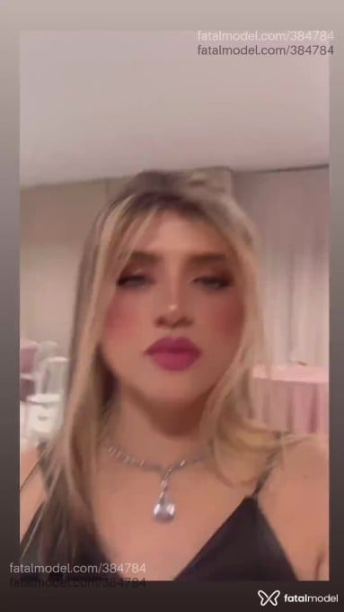 Acompanhante homem trans loira (o) de olhos castanhos - Rafaela