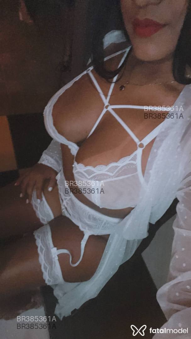 Acompanhante mulher morena (o) de olhos castanhos em Florianópolis - tai