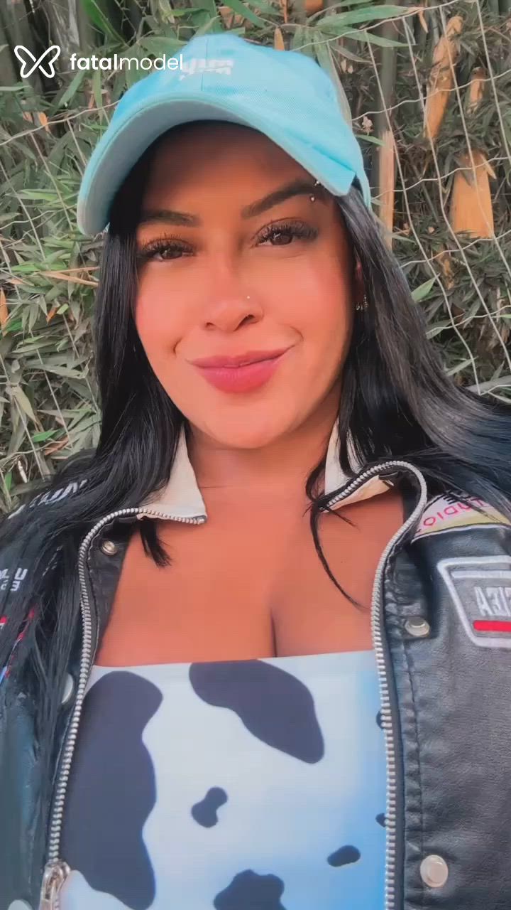 Acompanhante mulher morena (o) de olhos castanhos - Bella morena Acompanhante mulher morena (o) de olhos castanhos - Bella morena