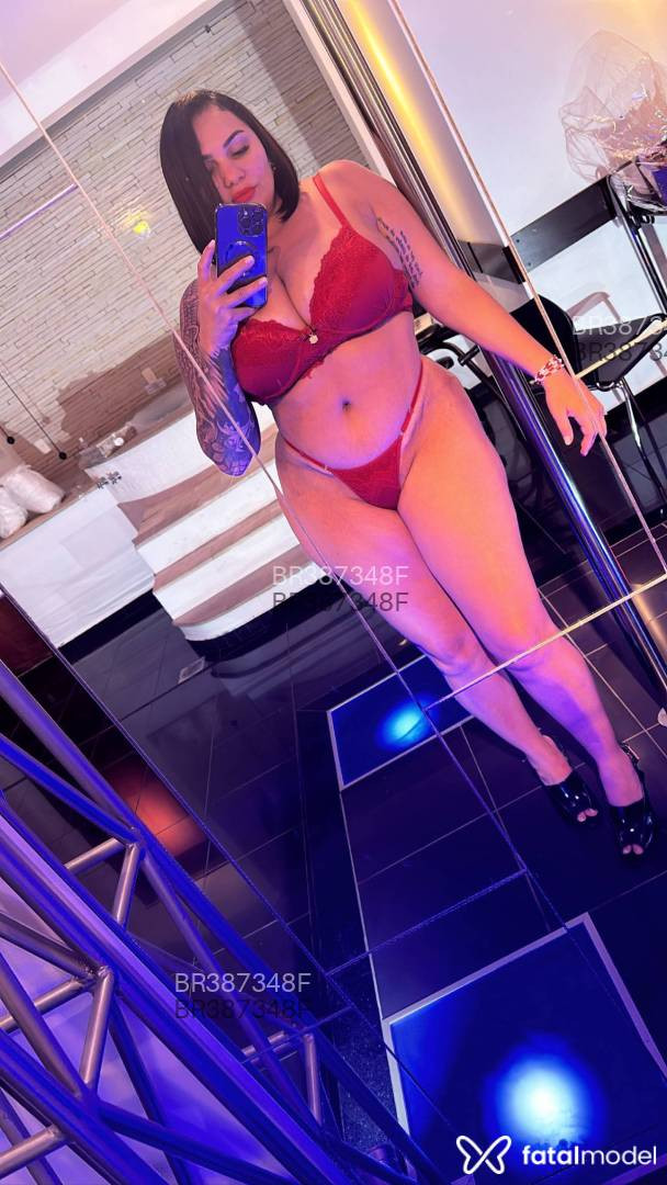 Acompanhante mulher morena (o) de olhos pretos - Milena