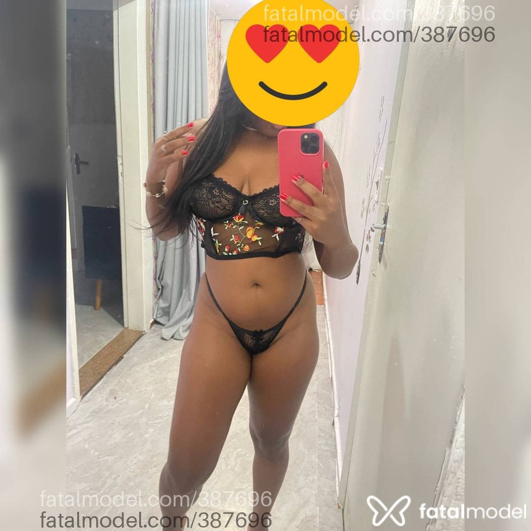 Acompanhante mulher com cabelo castanho de olhos castanhos em Feira de Santana Acompanhante mulher com cabelo castanho de olhos castanhos em Feira de Santana - Morena