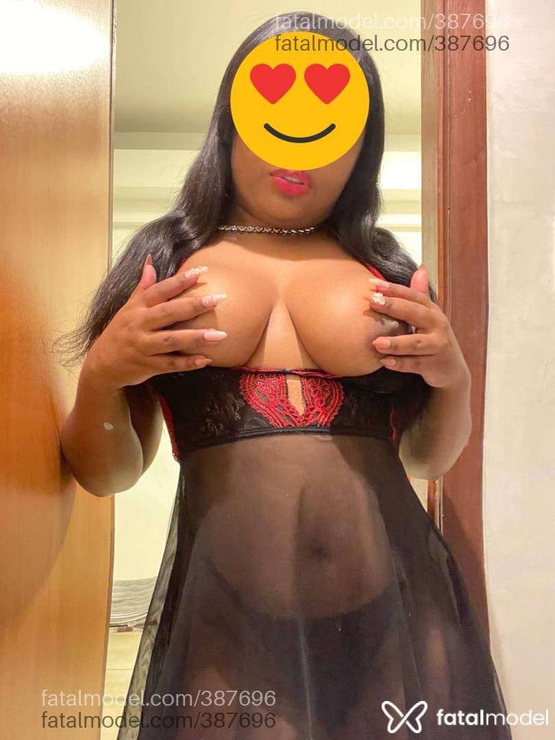 Acompanhante mulher com cabelo castanho de olhos castanhos - Morena