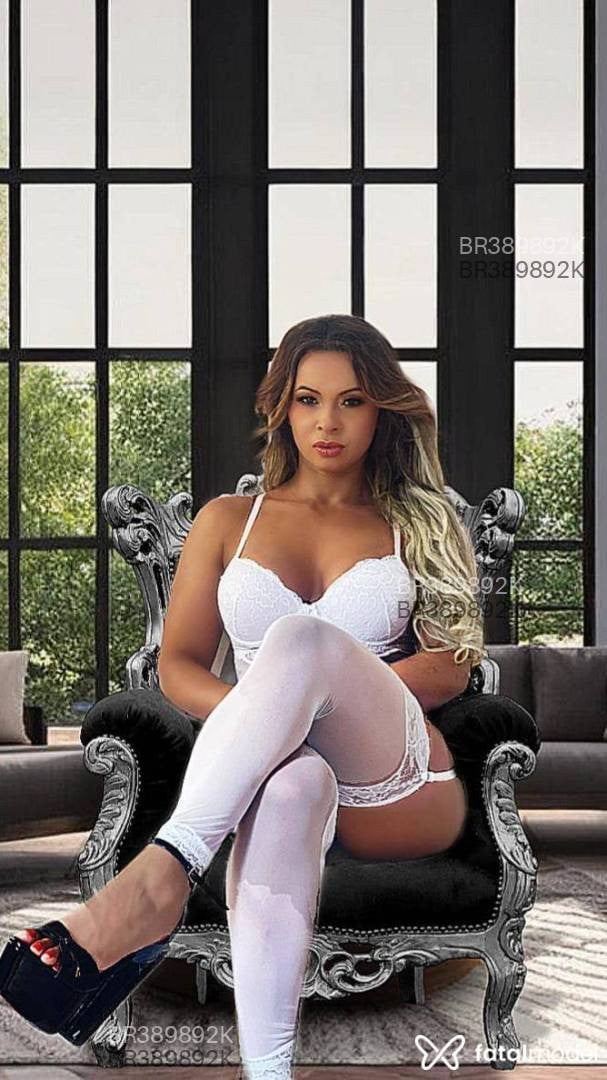 Acompanhante mulher loira (o) de olhos castanhos em São Paulo - Monique Lima