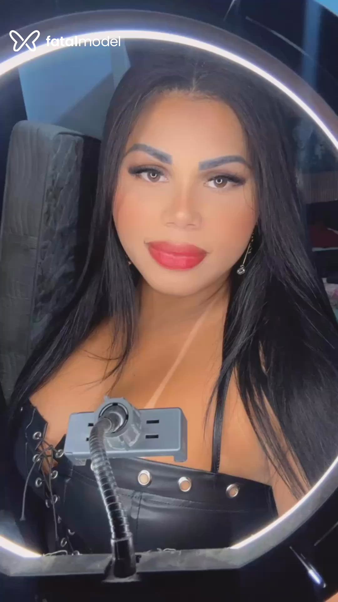 Acompanhante mulher morena (o) de olhos castanhos - Isabella Acompanhante mulher morena (o) de olhos castanhos - Isabella