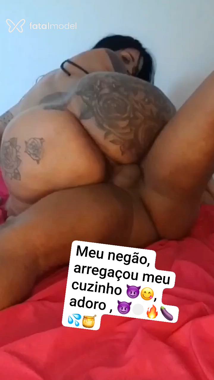 Acompanhante mulher trans morena (o) de olhos pretos - Marcelly