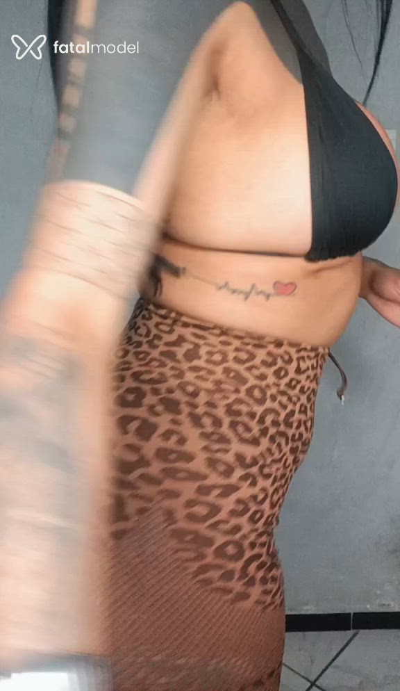 Acompanhante mulher trans morena (o) de olhos pretos - Marcelly