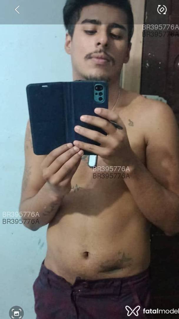 Acompanhante homem morena (o) de olhos castanhos em Novo Hamburgo - Gustavo