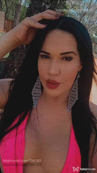 Acompanhante mulher trans com cabelo castanho de olhos castanhos em Bauru Acompanhante mulher trans com cabelo castanho de olhos castanhos em Bauru - Dani Cavalas