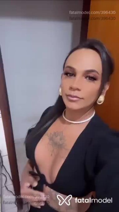 Acompanhante mulher trans com cabelo castanho de olhos castanhos em Uberlândia - LUNA FERRARI