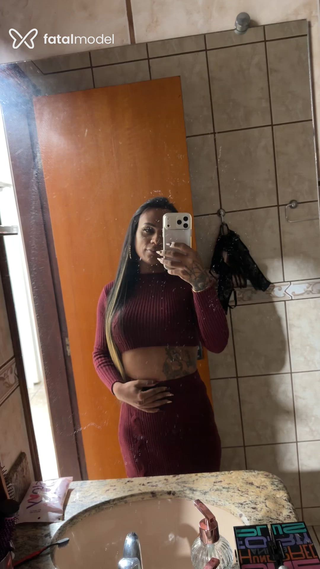 Acompanhante mulher trans com cabelo castanho de olhos castanhos em Uberlândia Acompanhante mulher trans com cabelo castanho de olhos castanhos em Uberlândia - LUNA FERRARI