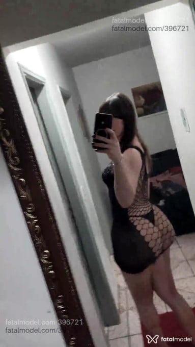 Acompanhante mulher trans com cabelo castanho de olhos castanhos em Uberaba - Bárbara Araújo